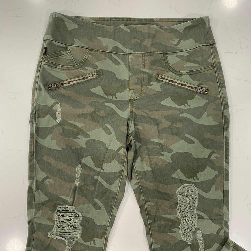 Camo Green Women's Jeans - Picture 6 of 14